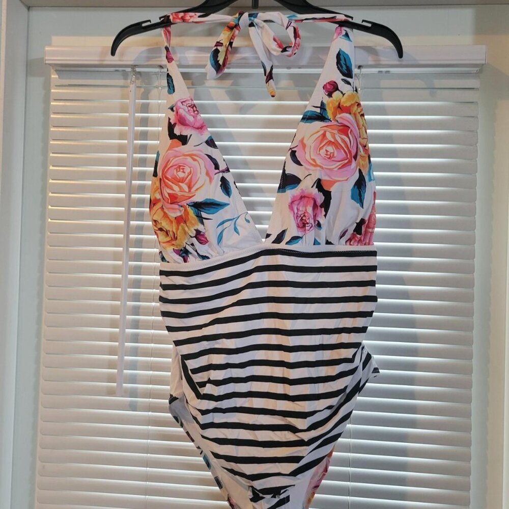 Cupshe Bold Floral and Stripe Halter One Piece Swimsuit 2X - Picture 2 of 6